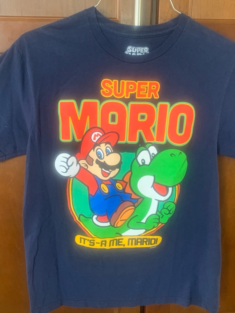 Super Mario & Yoshi It’s-A-Me Mario Graphic Tee Navy Blue Medium Men’s Women’s
